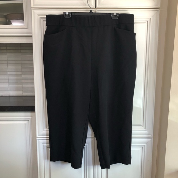 Torrid ladies dress capris - Picture 1 of 8